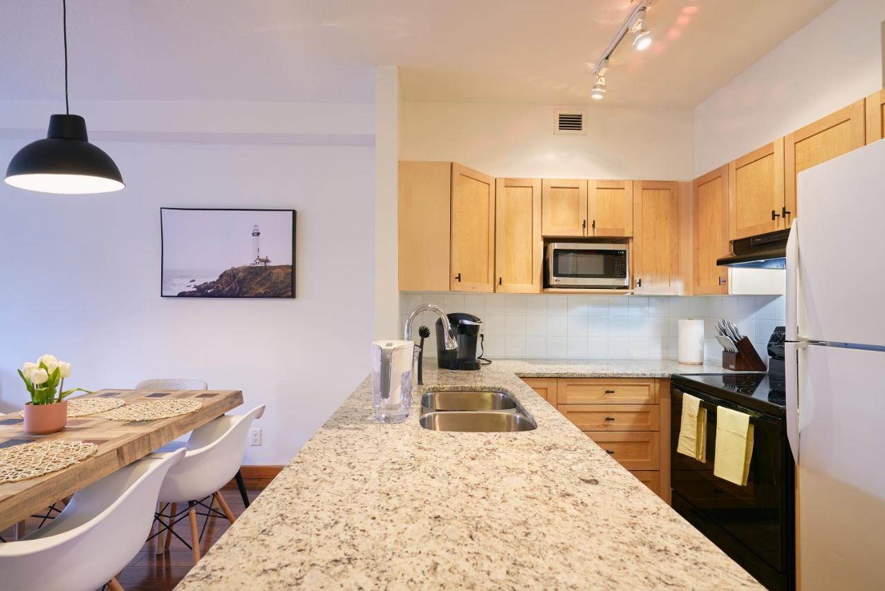 Ferienwohnung Mtn View Escape With King Size Bed With Outdoor Pool - Banff Pass Included! Canmore Exterior foto