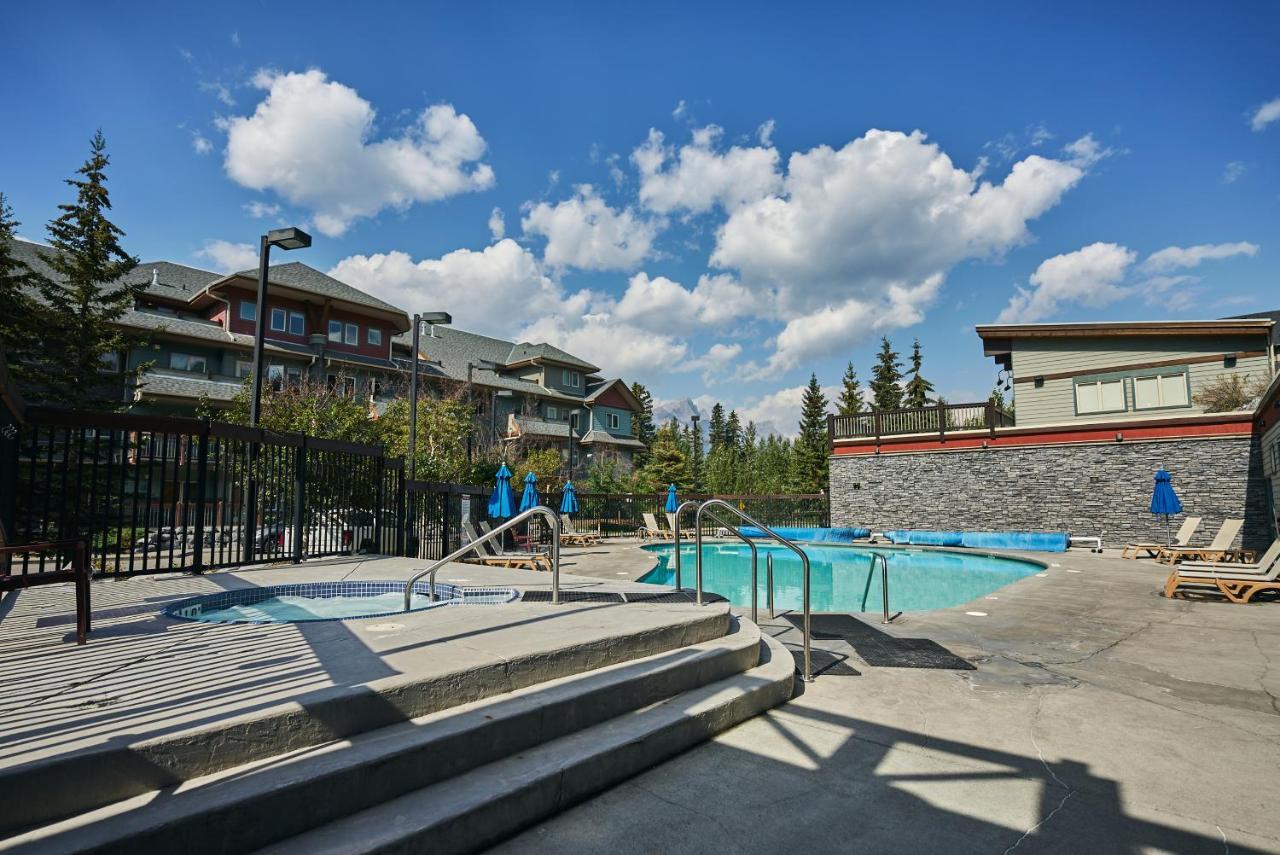 Ferienwohnung Mtn View Escape With King Size Bed With Outdoor Pool - Banff Pass Included! Canmore Exterior foto