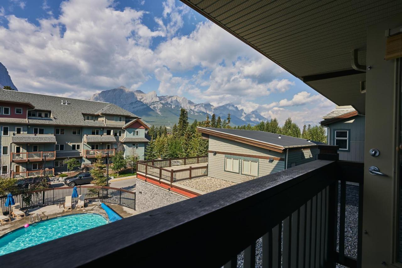 Ferienwohnung Mtn View Escape With King Size Bed With Outdoor Pool - Banff Pass Included! Canmore Exterior foto